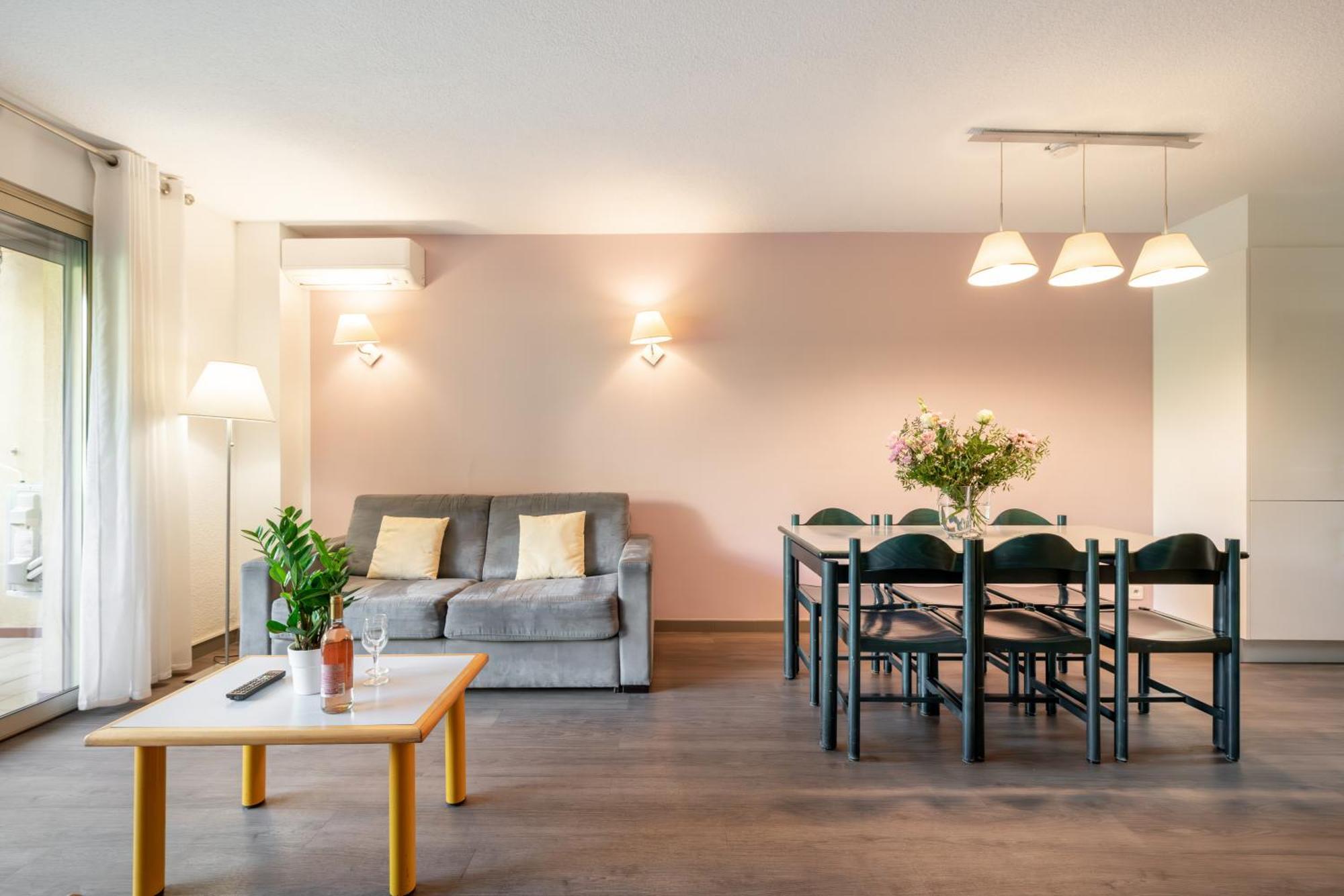 Les 15 Pins & La Mer -Your Green Getaway Near Sea & Beach Αντίμπ Εξωτερικό φωτογραφία