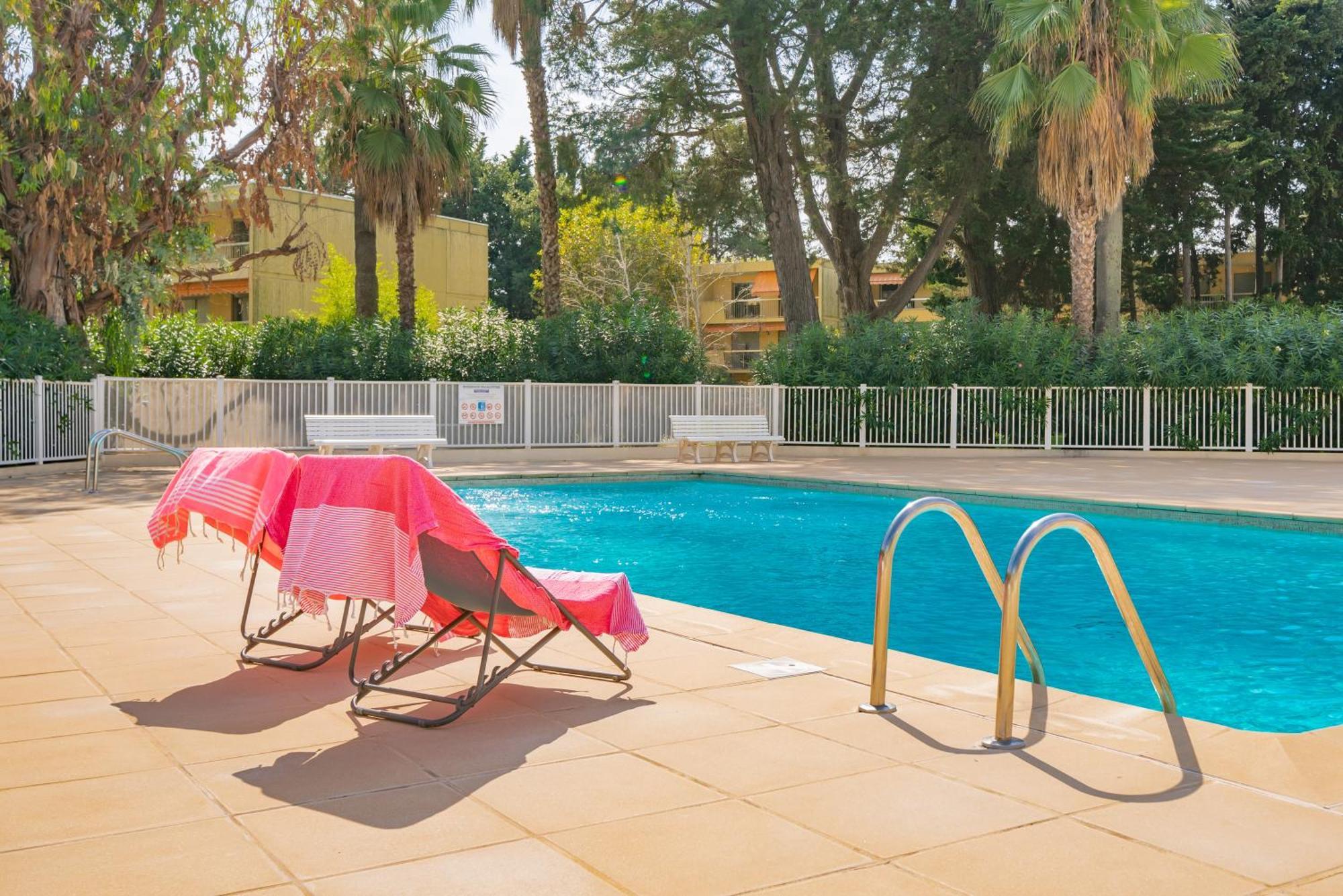 Les 15 Pins & La Mer -Your Green Getaway Near Sea & Beach Αντίμπ Εξωτερικό φωτογραφία
