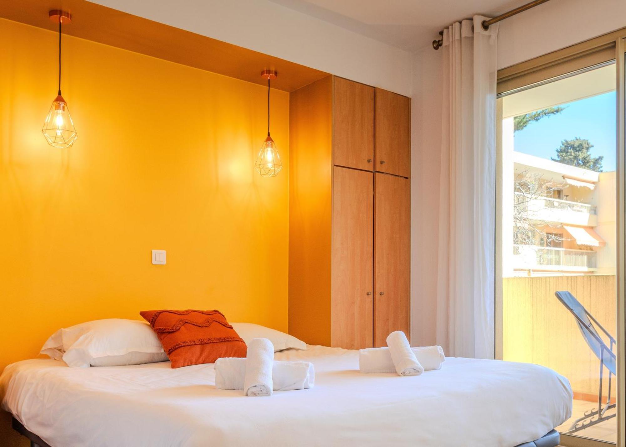 Les 15 Pins & La Mer -Your Green Getaway Near Sea & Beach Αντίμπ Εξωτερικό φωτογραφία