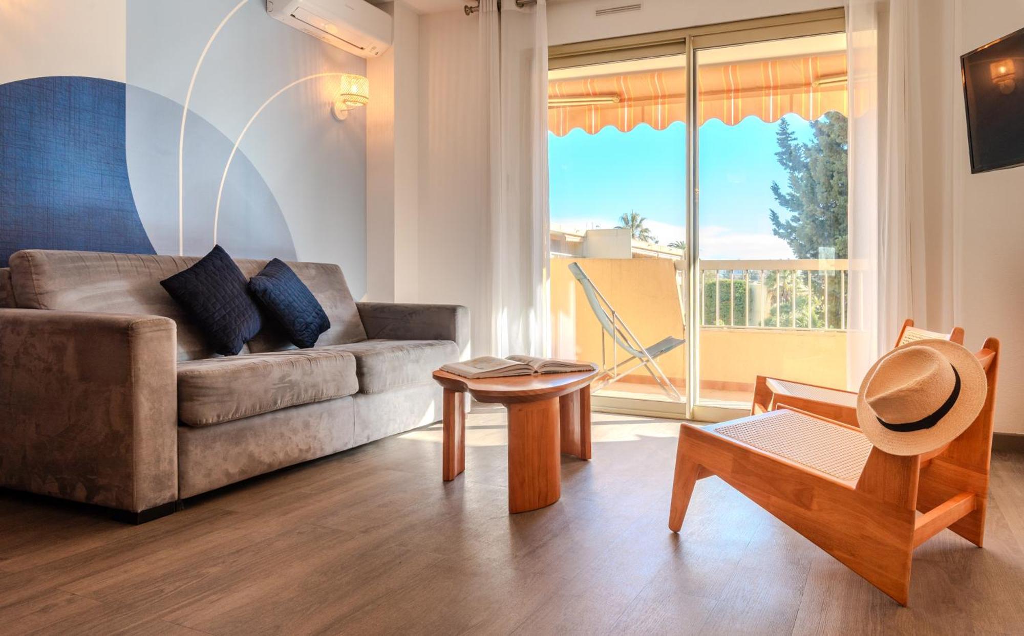 Les 15 Pins & La Mer -Your Green Getaway Near Sea & Beach Αντίμπ Εξωτερικό φωτογραφία