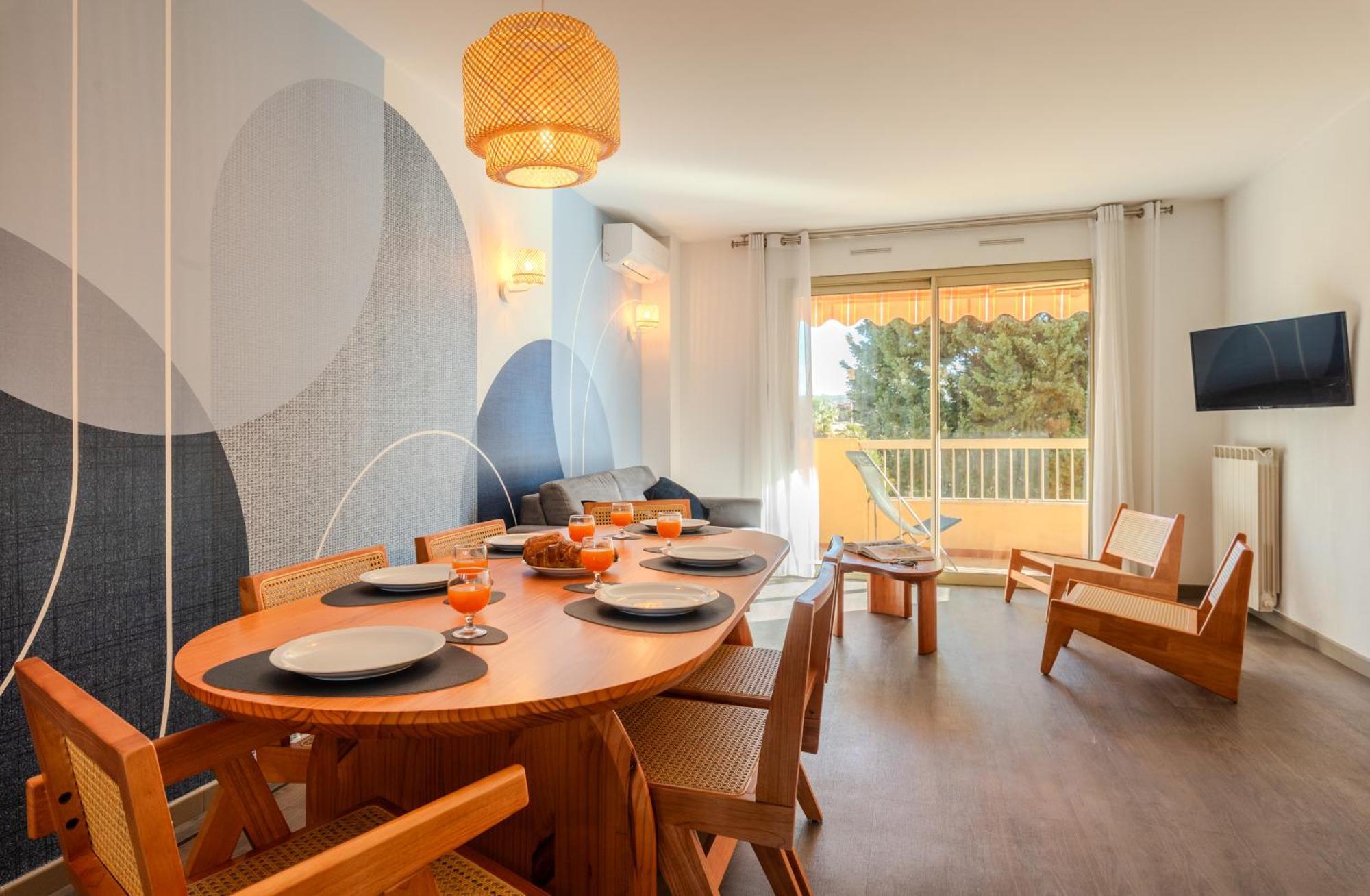 Les 15 Pins & La Mer -Your Green Getaway Near Sea & Beach Αντίμπ Εξωτερικό φωτογραφία