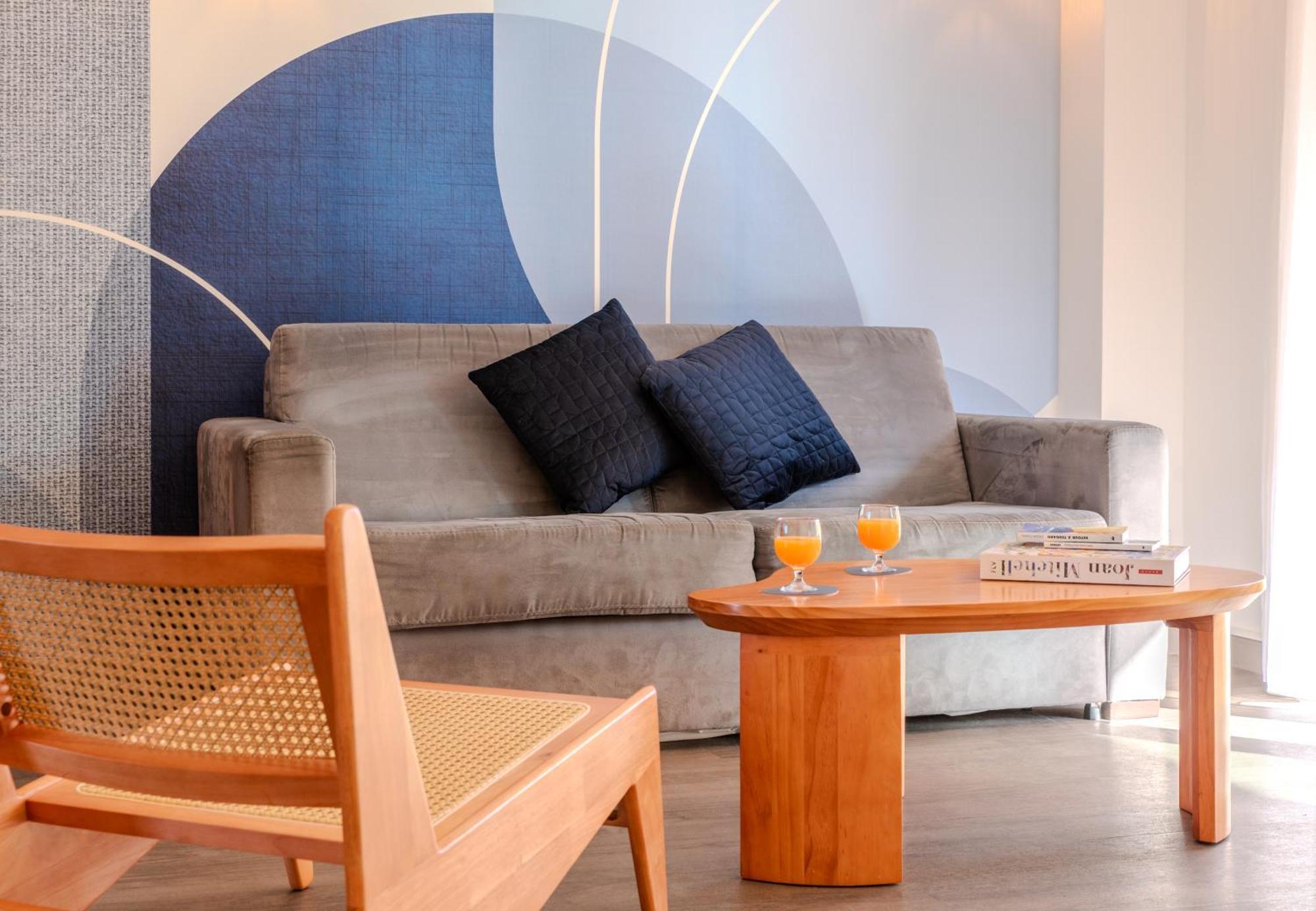 Les 15 Pins & La Mer -Your Green Getaway Near Sea & Beach Αντίμπ Εξωτερικό φωτογραφία