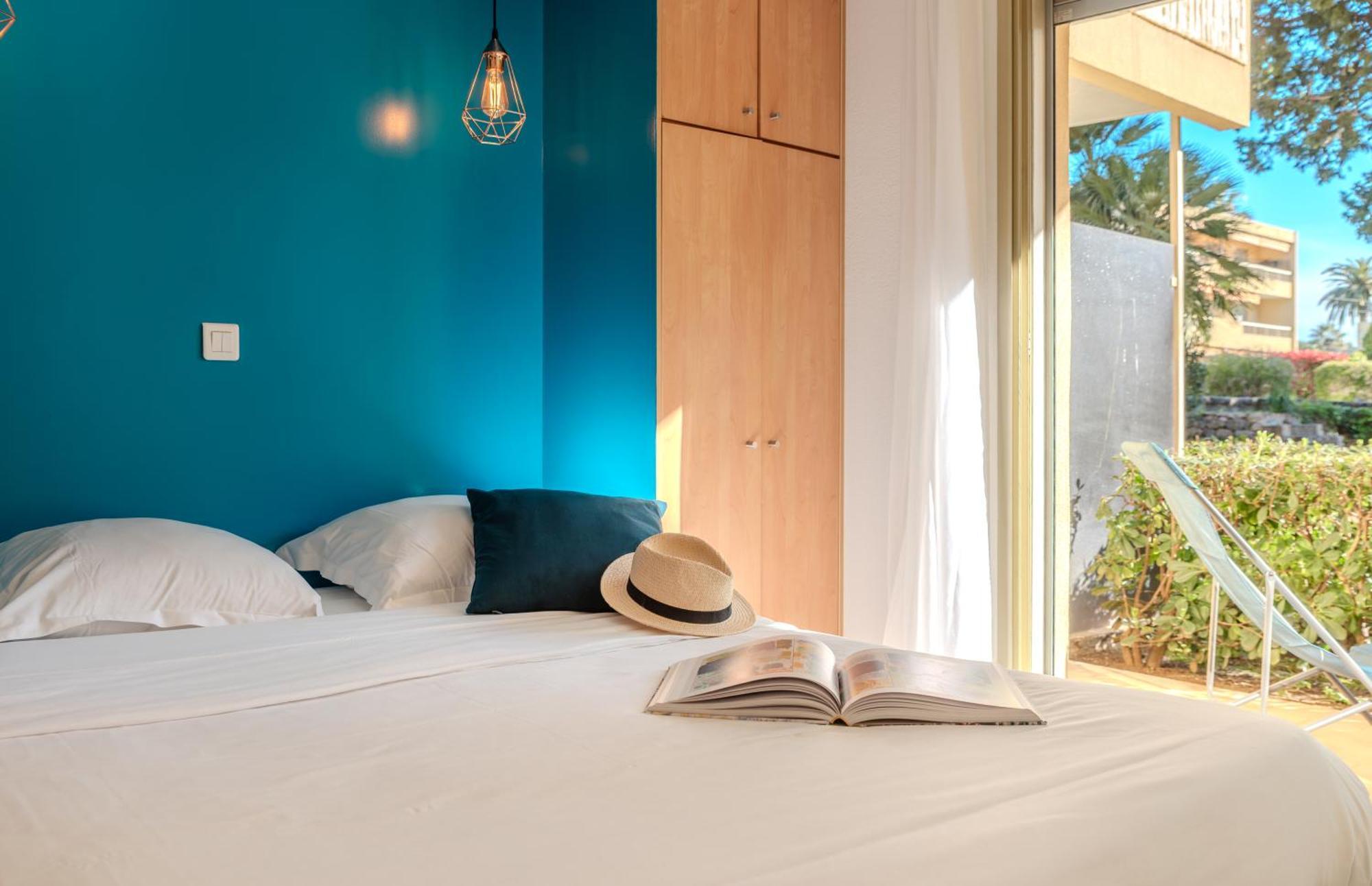 Les 15 Pins & La Mer -Your Green Getaway Near Sea & Beach Αντίμπ Εξωτερικό φωτογραφία